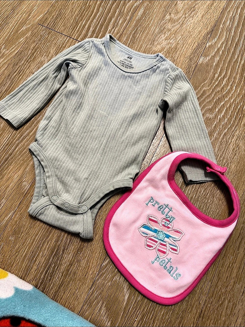 H&M Organic Cotton Ribbed Bodysuit & Bib Baby 3M